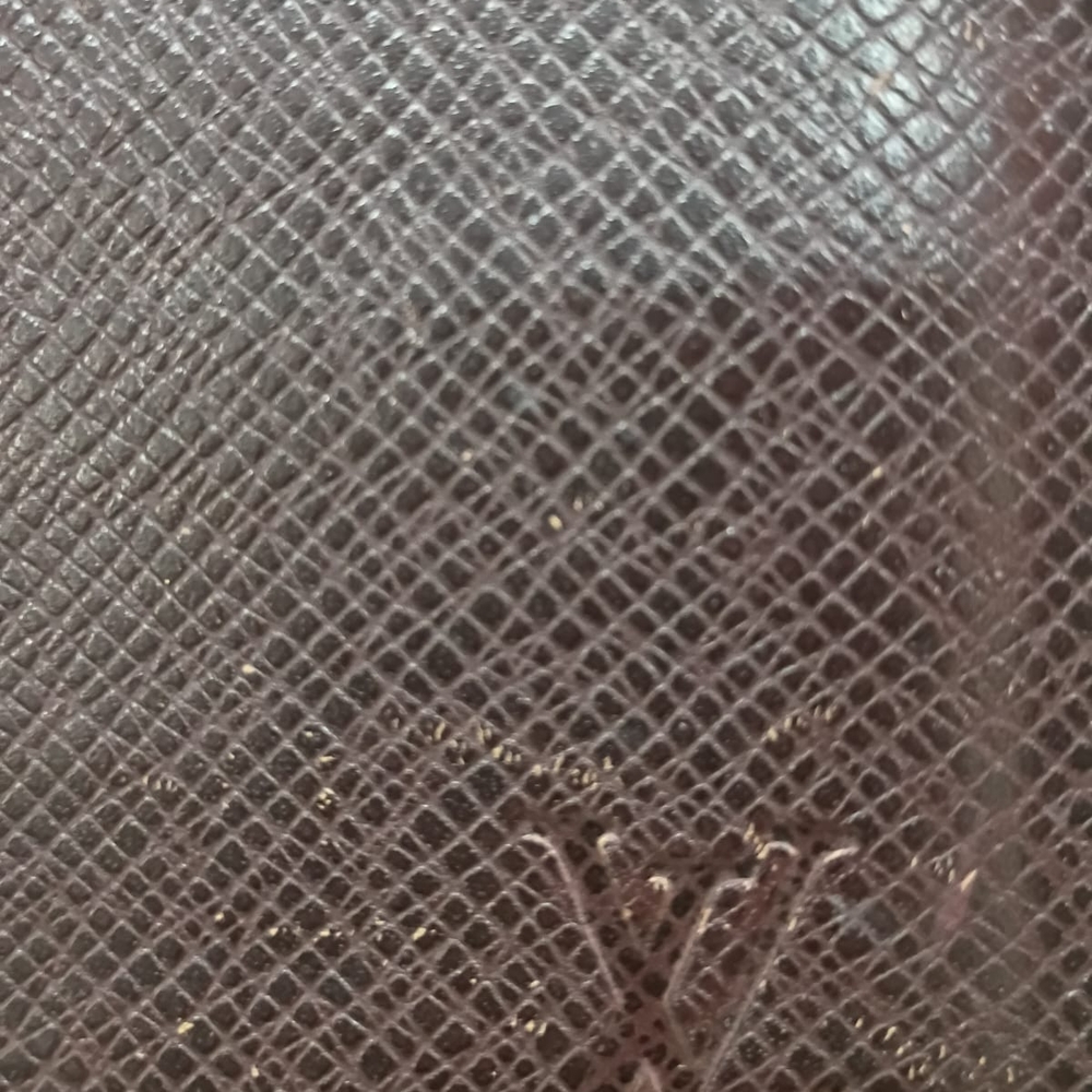 Louis Vuitton Taiga leather long wallet. - Picture 2 of 15